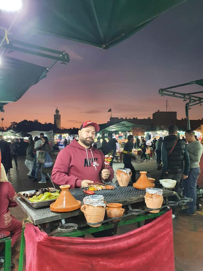 Medina Tasting Tour: Experience Local Street Food & Culture! - Starting at Poste: Getting oriented in the middle of the action