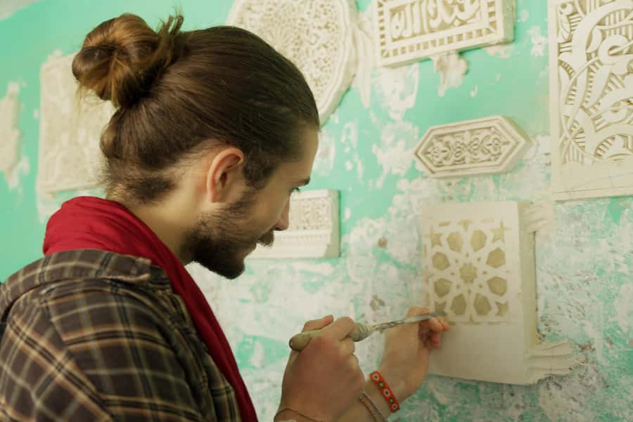 Moroccan Plaster Sculpture Workshop - Who should book this workshop in Fez?