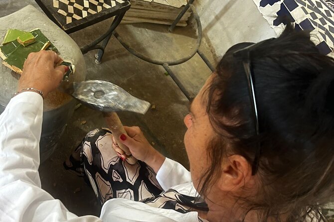 Mosaic workshop in Marrakech - Tea break and what to do with your finished work