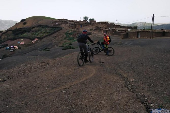 Mountain Biking Day Trip in the Atlas Mountain - Down into the Imnan valley: dirt roads, single-track, and traffic-free calm