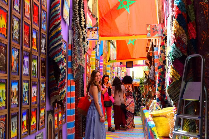 One Day Private Tour at Old Medina - Tanneries de Fes (Chouara): Watching Without Getting Pushed
