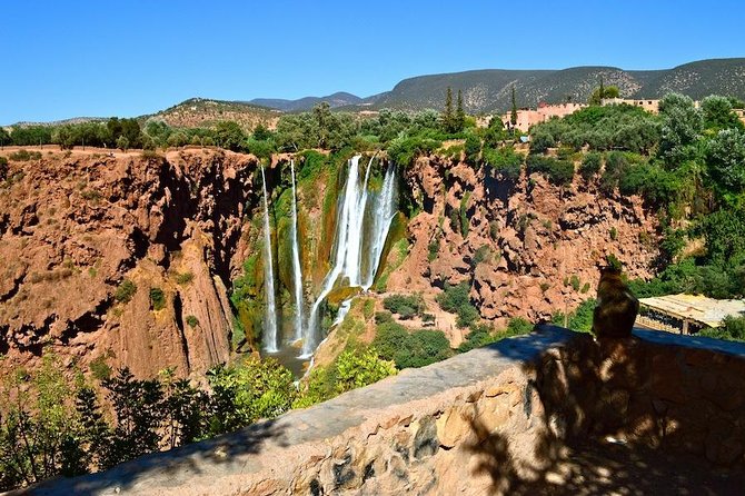 Ouzoud Waterfalls Guided Hike and Boat Trip from Marrakech - The Hike Down to the Falls: uneven ground, steep stairs, and shoe choice
