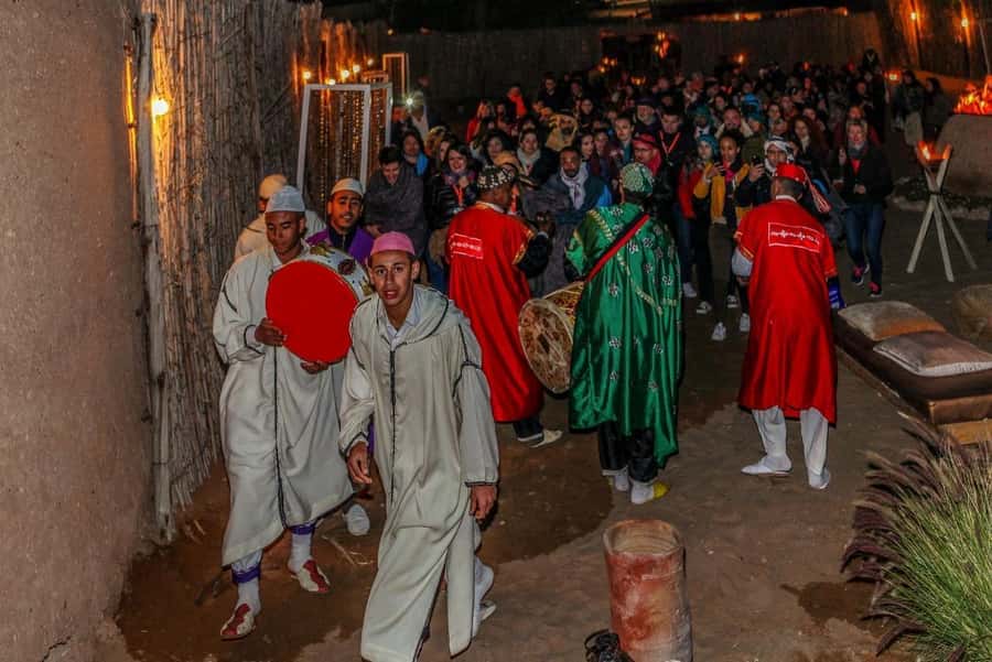 Overnight Agafay Desert Camel Ride Dinner show & Sunset - Small tips that make the difference