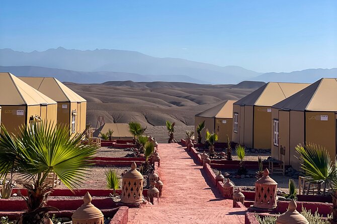 Overnight stay in the Agafay Desert, Deluxe Tent with Show and Swimming Pool - Private tent vs common tent: what your night will feel like