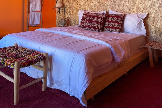 Overnight stay in the Agafay Desert, Deluxe Tent with Show and Swimming Pool - Logistics that matter: groups up to 100 and a “good weather” dependency