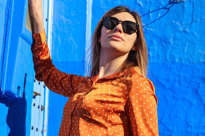 Photographer in Chefchaouen - Getting natural in front of the camera, even if it’s your first time