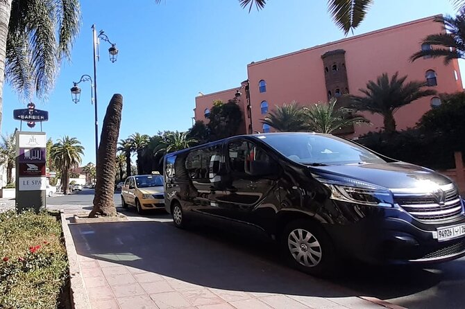 Premium Transfers to Marrakech Airport - The vehicle and driver experience: comfort plus communication