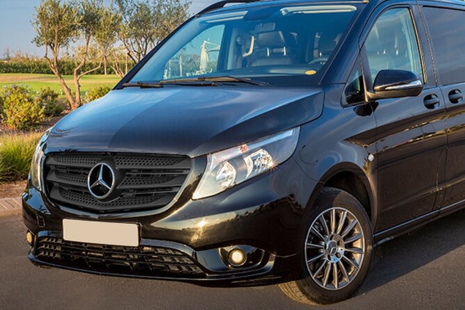 Private Casablanca Layover Tour with Round-Trip Airport Transfer - Entering the tour: meeting your driver at Casablanca Mohammed V