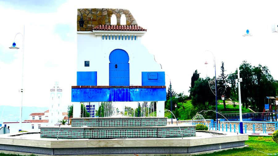 Private Day Trip from Casablanca to Chefchaouen & Medina. - Outa Hammam Square and the Blue Medina: Walking With a Plan
