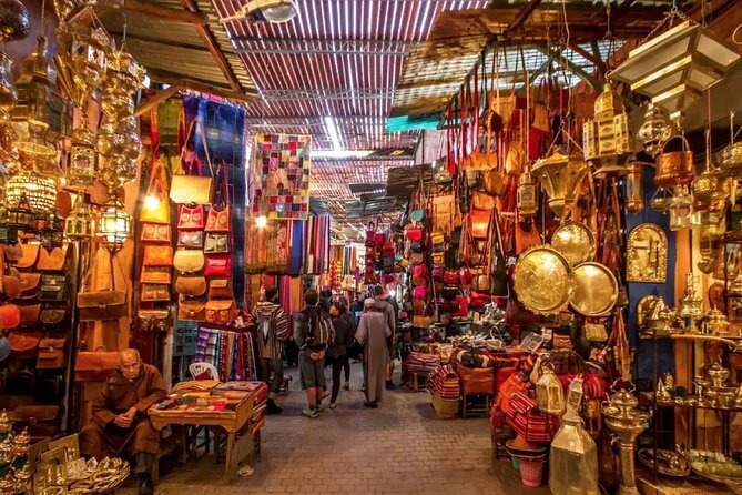 Private Guided Tour of the Ancient Medina in Fez - Zaouia of Moulay Idriss II: the founder story you can stand on