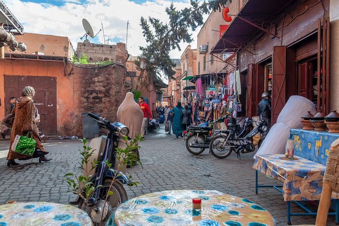 Private Marrakech excursion, camel ride or quad from Casablanca - Jemaa el-Fnaa and Souk Semmarine: your best chance to shop smart