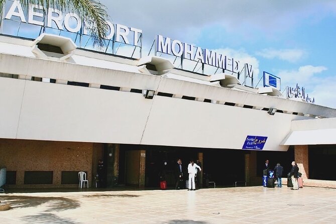 Private Transfer from CMN Casablanca Airport (from/to) Rabat - Meeting Your Driver at CMN: The Sign, the Help, the Low-Stress Start