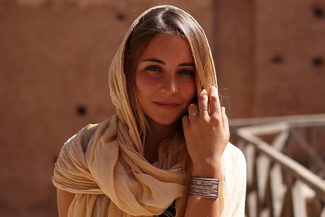 Professional Photographer in Marrakech - How the Photographer’s Gear Affects the Look (Canon 5D Mark IV, 50mm, 200mm)