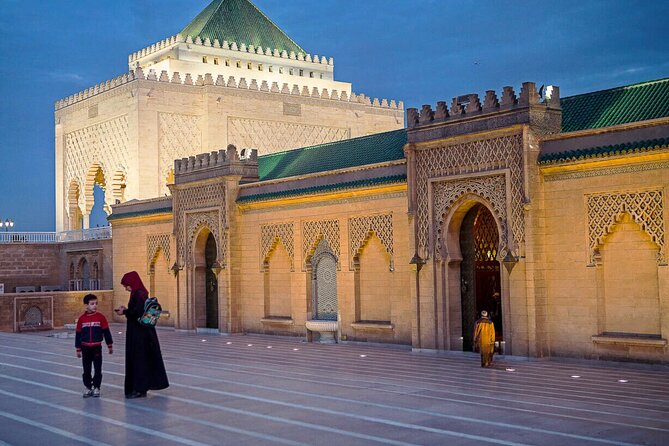 Rabat: Night Tour with traditional Moroccan Dinner - Rabat at night: a 4-hour plan that saves you from getting lost
