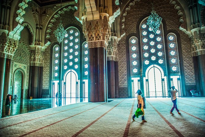 Religious Casablanca: Private Spiritual Tour Including Hassan II Mosque Visit - Dress, etiquette, and what to bring for religious sites