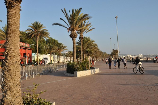 Seafront Promenade - Group Size, Suitability, and Pace
