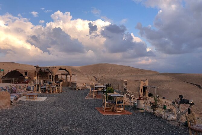 Sunset views with dinner show and came ride tour - Sunset stop: the moment the sky does the work