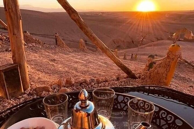 Sunset views with dinner show and came ride tour - Live music and entertainment: what you hear while you eat