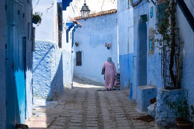 Tangier to Chefchaouen: Explore the Magic of the Blue City - Shopping and souvenir time: buy local, stay in control