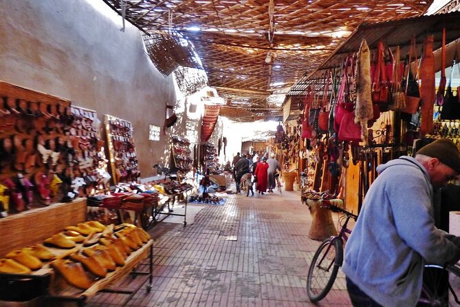 Taroudant half day excursion from Agadir - Asarag Square Free Time: Water Sellers, Musicians, and Snake Charmers