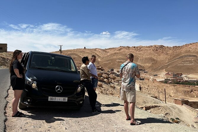 Taxi Marrakech tours - In the Car: Air-conditioned comfort and safety basics