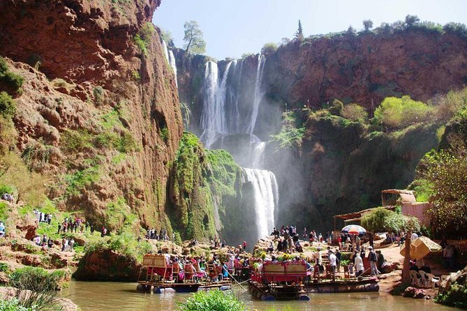 The waterfalls of Ouzoud - Boats and cooling off at the falls basin: plan your splash strategy