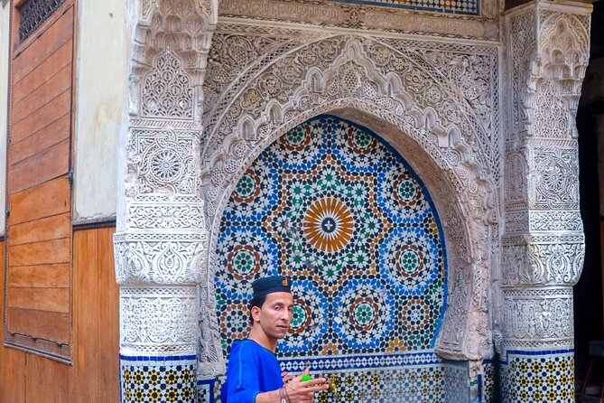 Tour guide in the old city of Fez - Dar Batha Museum: the calm break with thousands of objects