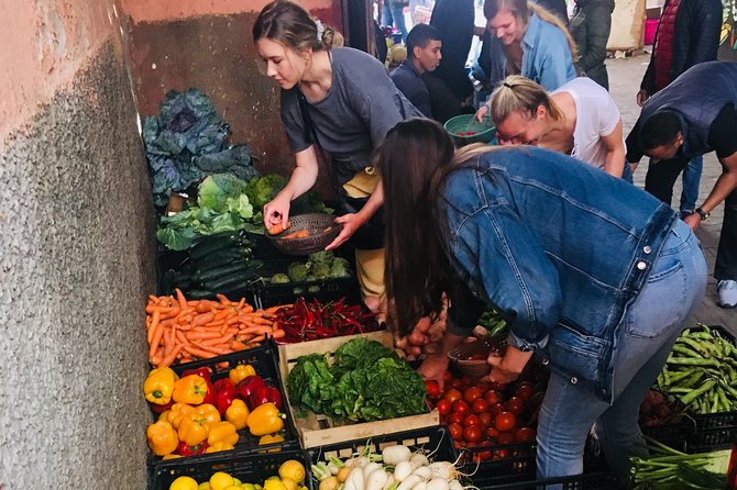 Vegetarian and vegan cooking class - Souk Shopping for Vegan Moroccan Cooking Ingredients