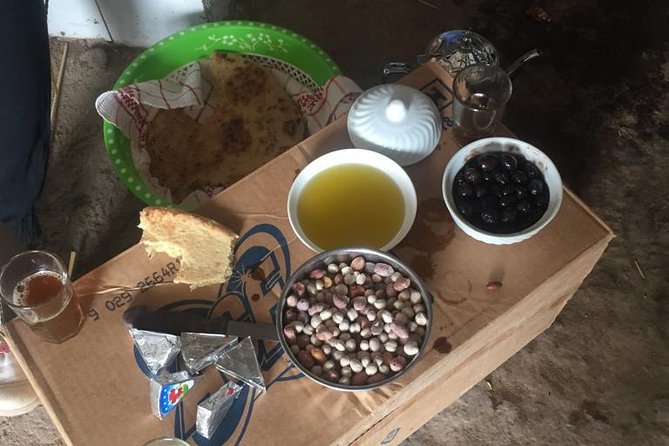 Visit the Oasis & Tea at the basket maker. - Price and value: what $47.12 buys in real terms