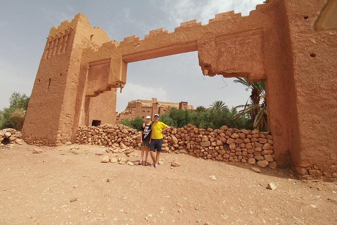 Visit to the Ksar of Aït Ben Haddou - Stop for Berber tea at a typical house: small pause, real context