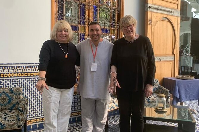 Walking Tour in Old Medina Fez with Official Guide - Food, tea, and local encounters: why they matter on a guided walk