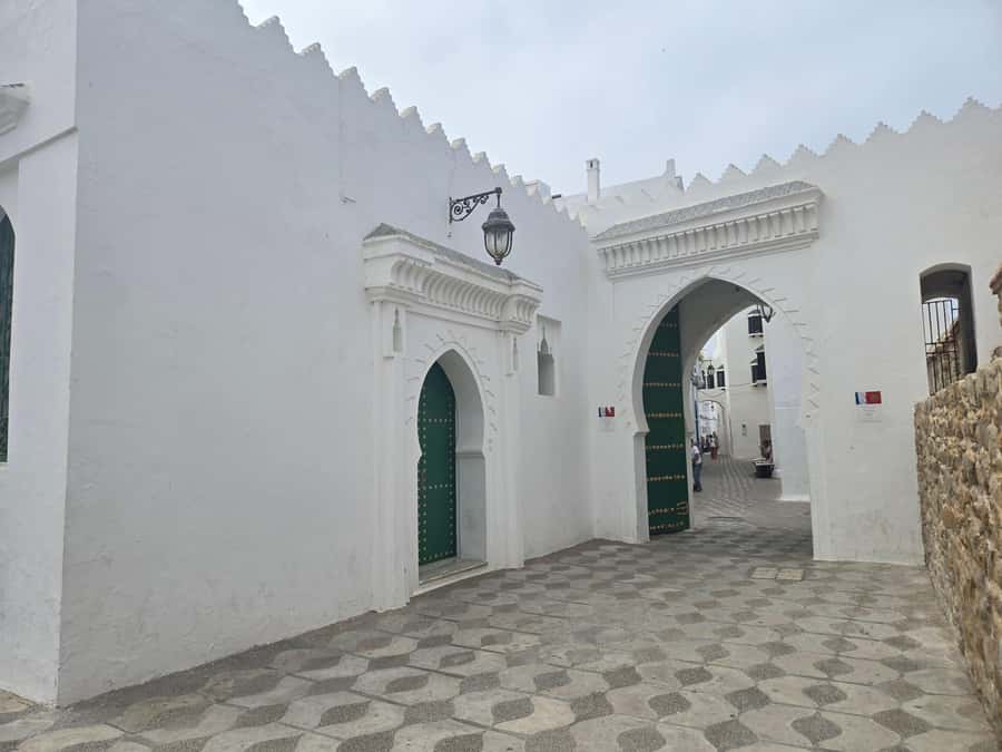 Wander the Wonders of Tangier: A Medina and Kasbah Journey - Your guide’s style matters more than you think