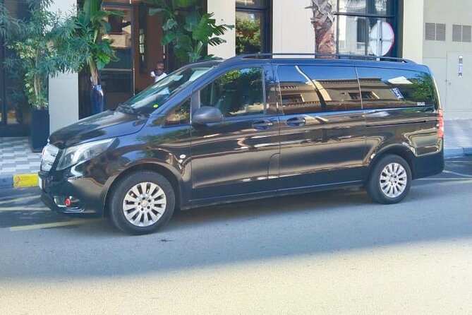 Your Private Casablanca Transfer - Choosing the right vehicle: sedan vs minivan for your group