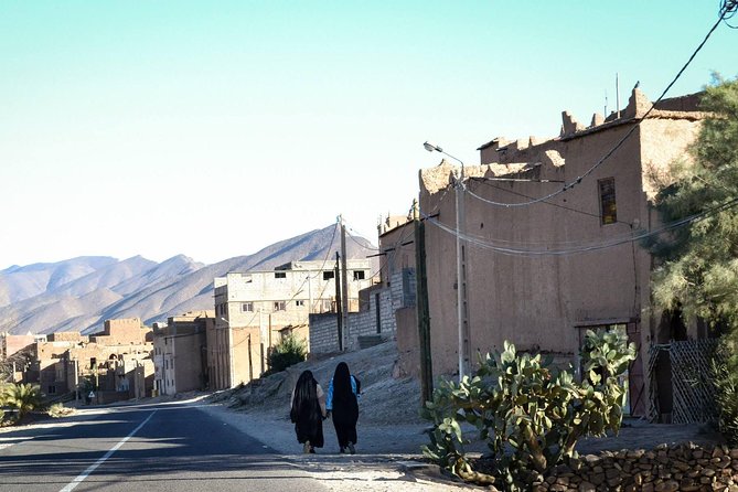 Zagora Desert and Draa Valley Day Trip From Ouarzazate - Drâa Valley road trip: palm groves, Agdez, and Tamnougalt